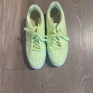 Nike Air Force 1 Low platform in light lime green/yellow women’s 8.5